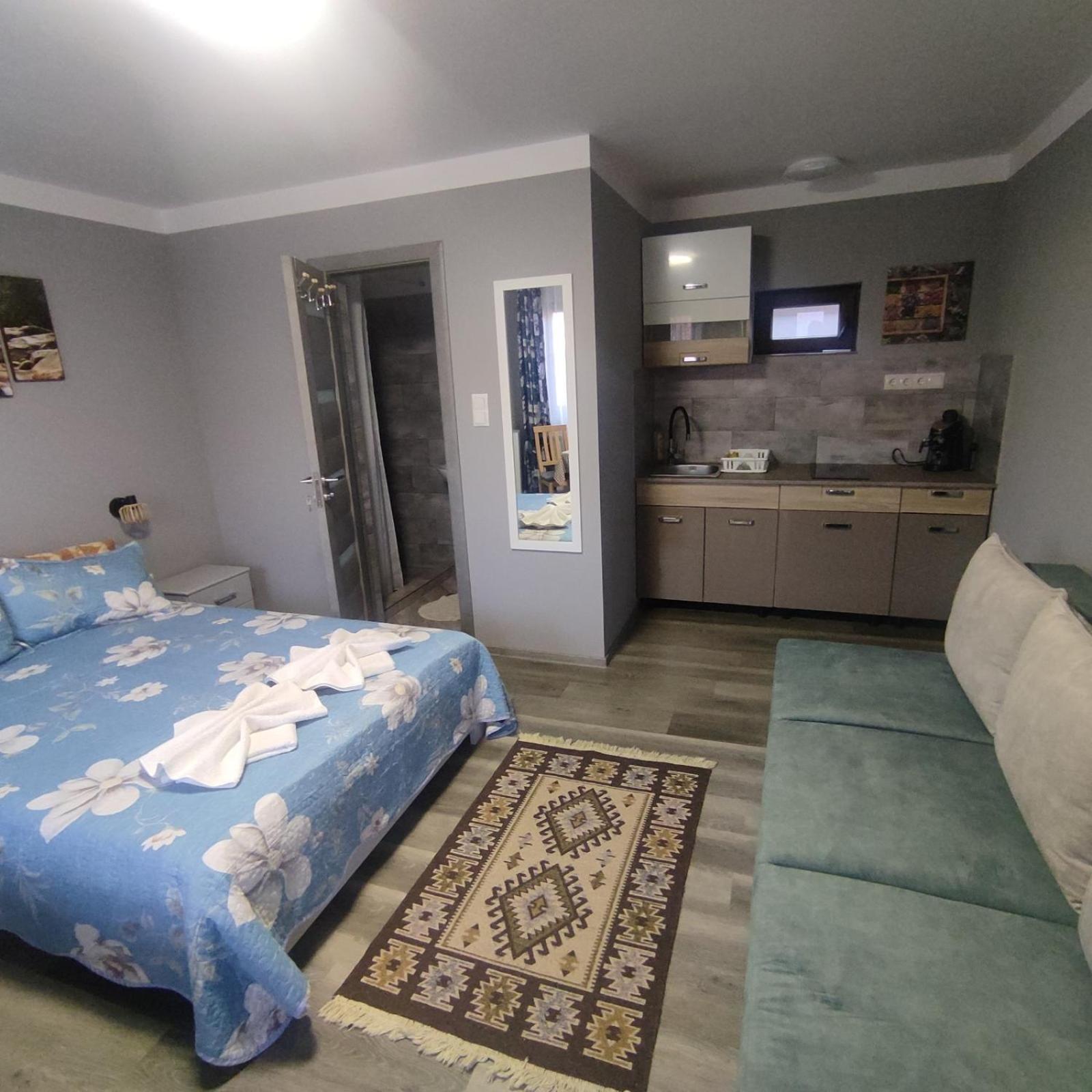 Kovacs Guesthouse プライド エクステリア 写真