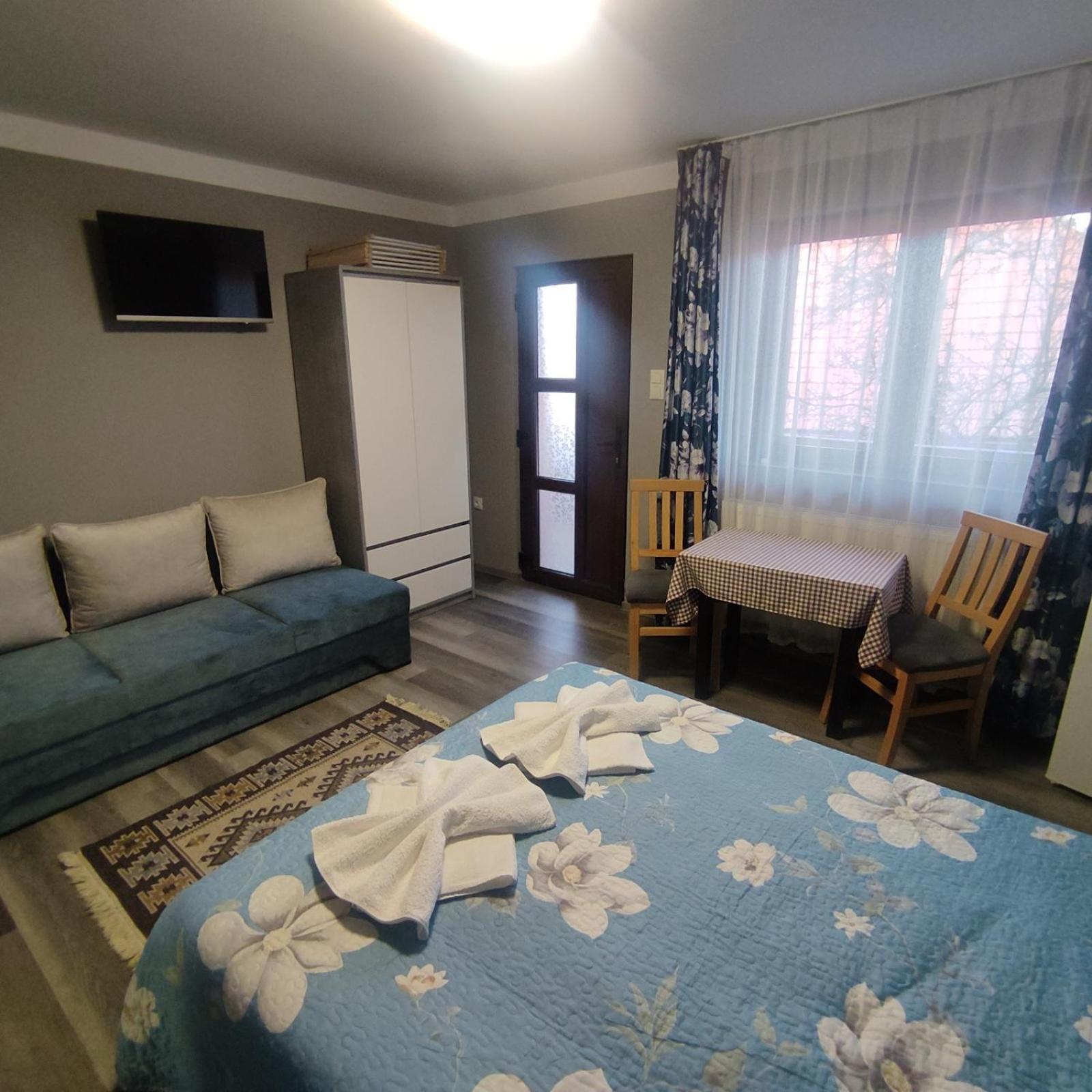 Kovacs Guesthouse プライド エクステリア 写真