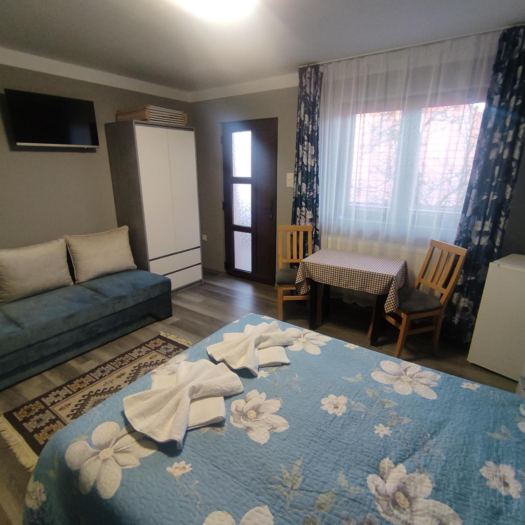Kovacs Guesthouse プライド エクステリア 写真