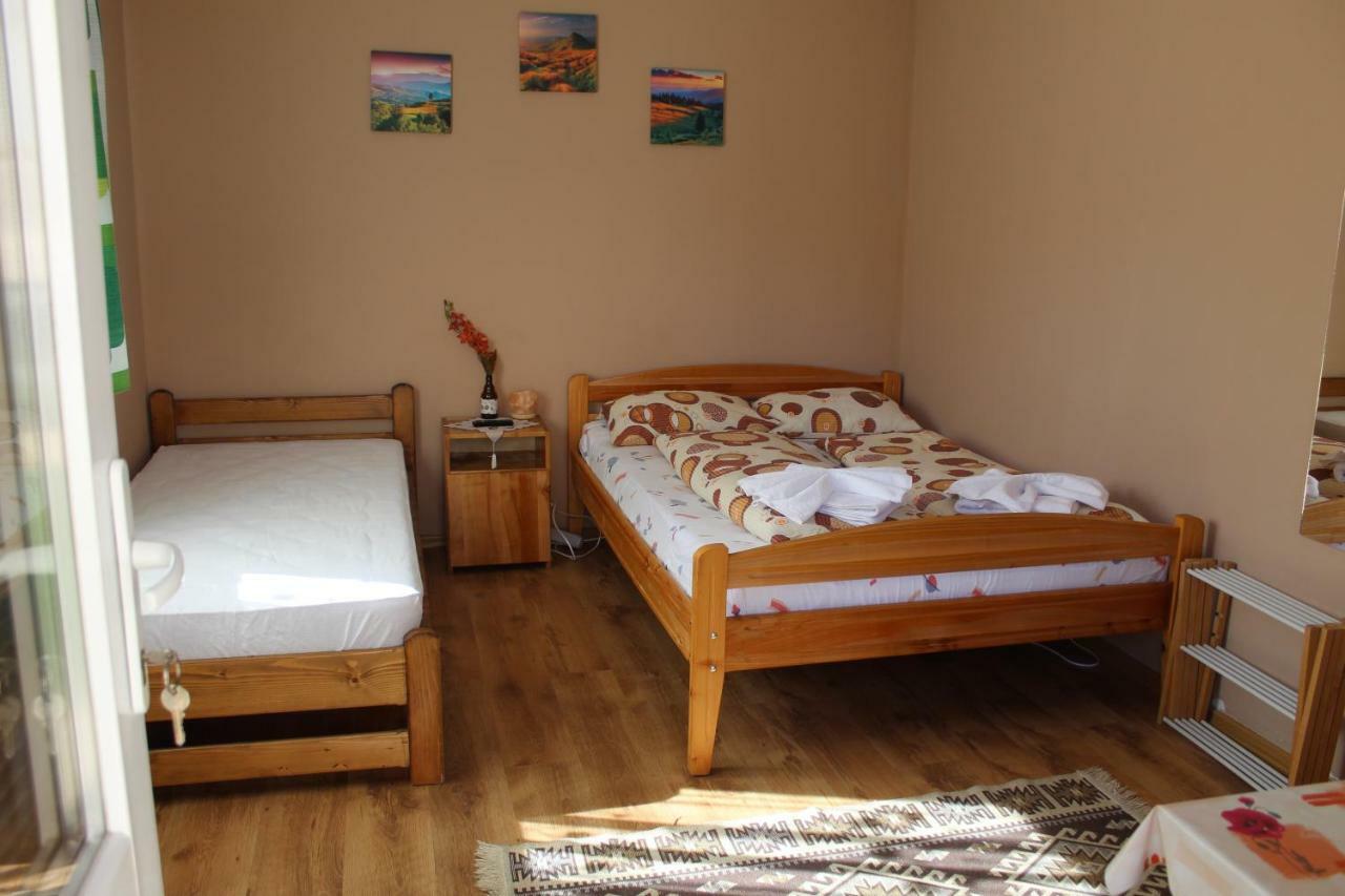 Kovacs Guesthouse プライド エクステリア 写真