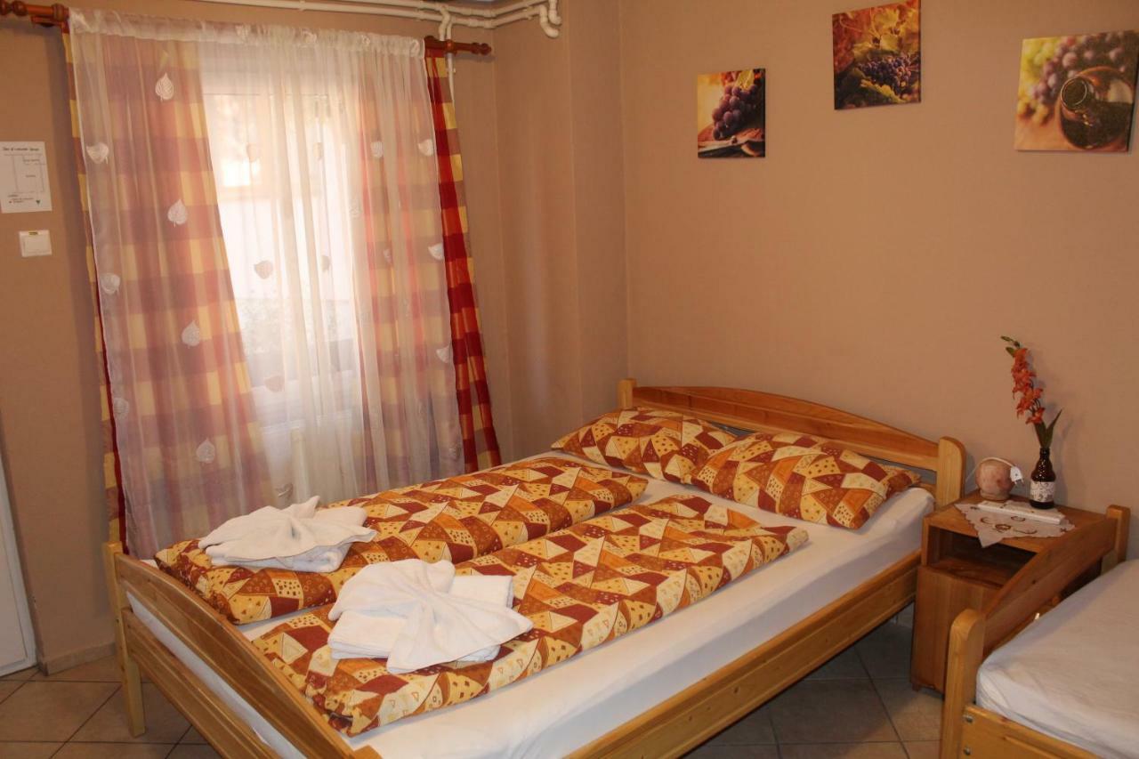 Kovacs Guesthouse プライド エクステリア 写真