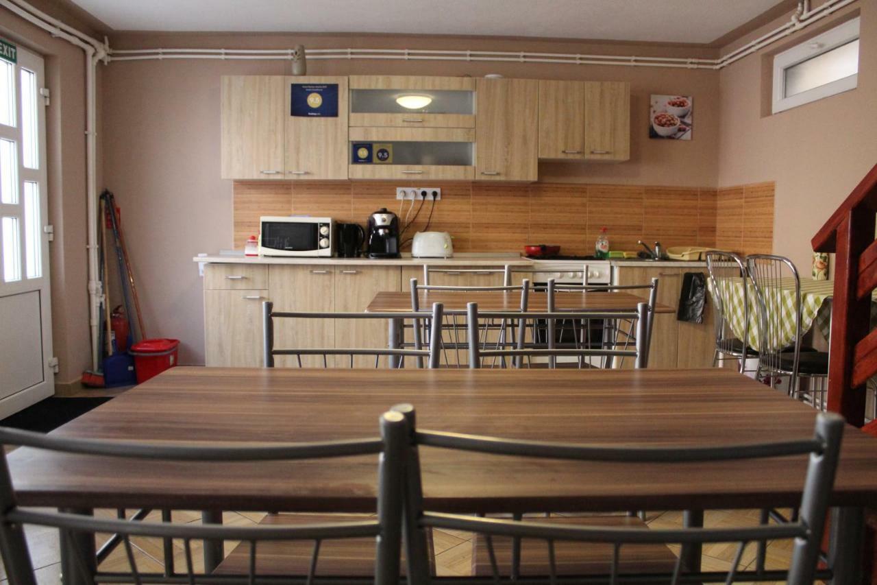 Kovacs Guesthouse プライド エクステリア 写真